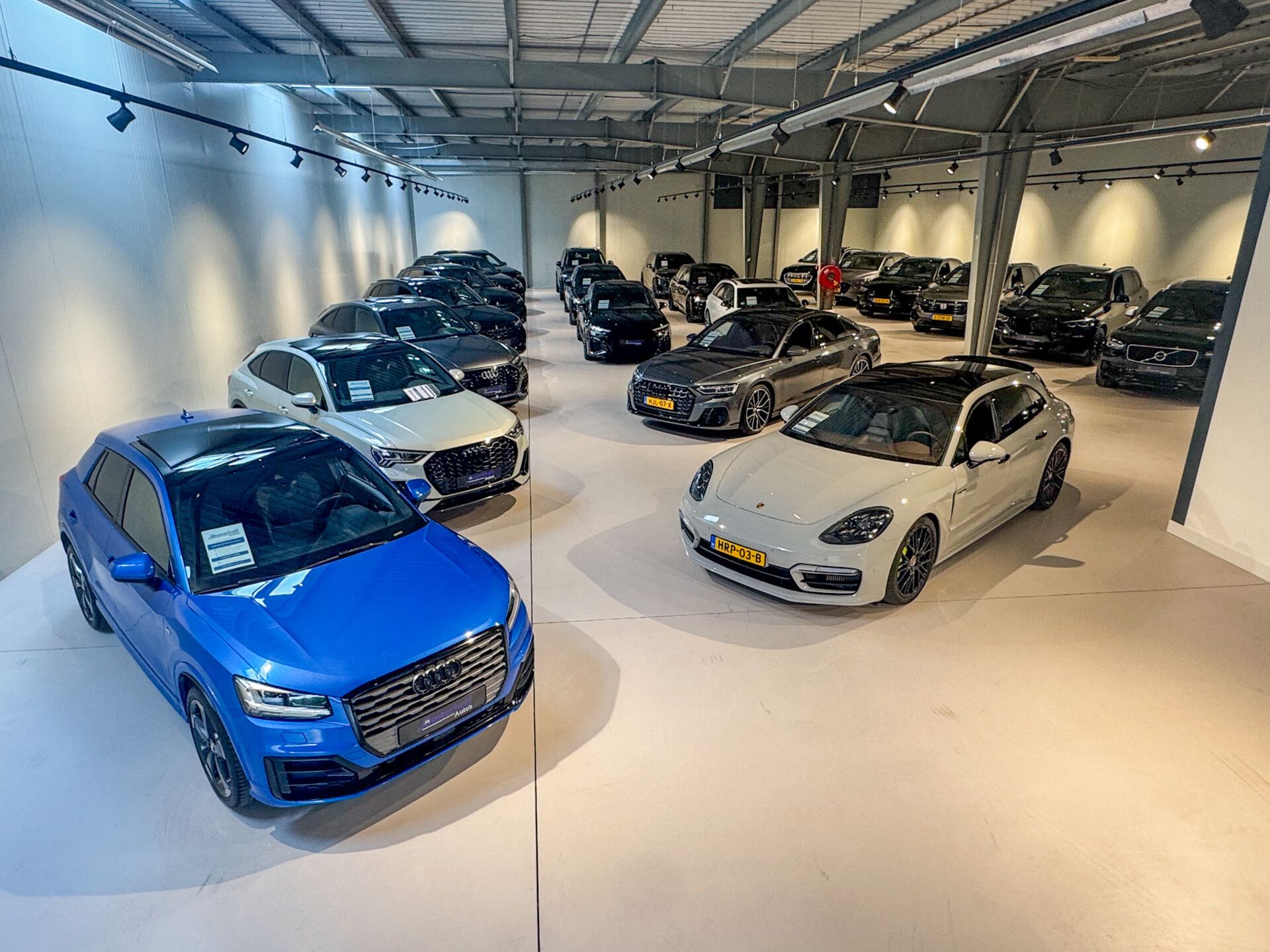 Welkom bij Oosterhoff Auto's